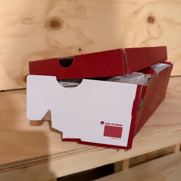 💘 Air Jordan 1 Mid “Valentine’s Day” – Women’s 12 / Men’s 10.5 💘 - Picture 2 of 3